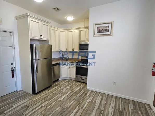 575 55th St #2F, West New York, NJ 07093