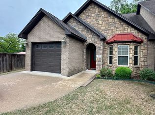221 W Cobblestone Ct, Russellville, AR 72801