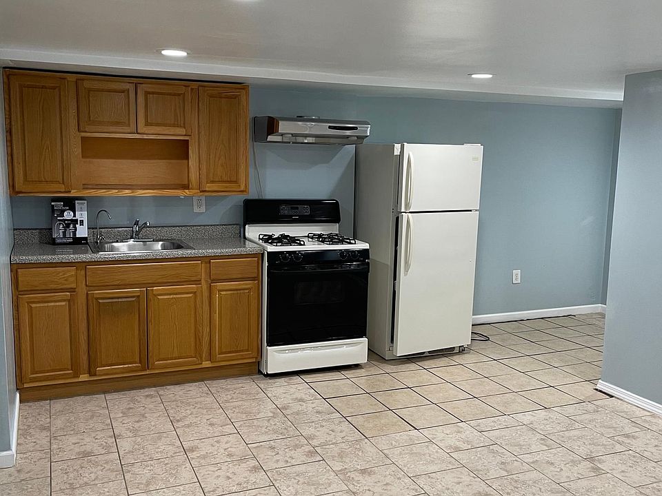 1st image of 17411 109th Ave #2