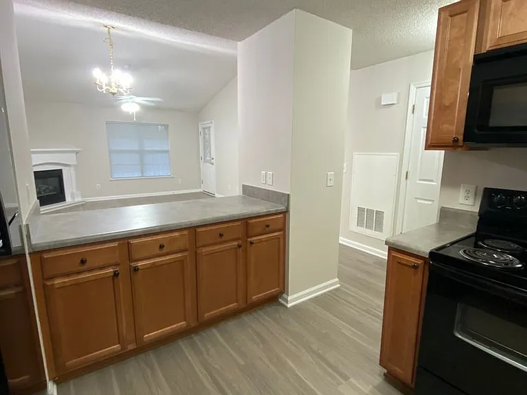 Meridian Park Apartments — Photo 95