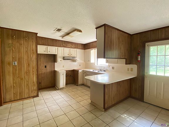 3rd image of 6801 Kinnon Ln