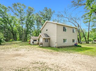 8370 Garbow Rd, Howard City, MI 49329