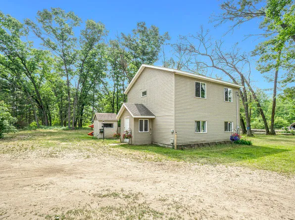 8370 Garbow Rd, Howard City, MI 49329