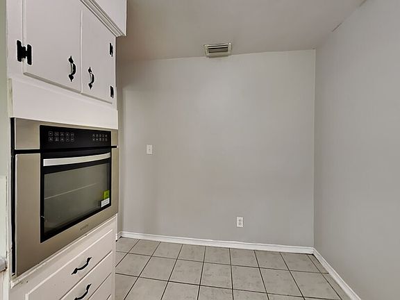 5th image of 2813 Pembrook Dr