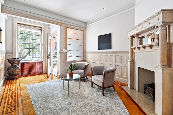 Sold by Compass | media 23