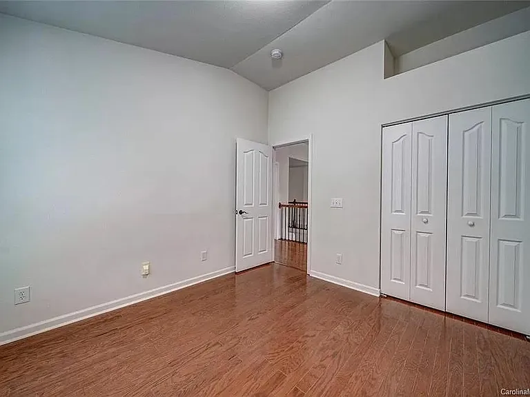 10947 Princeton Village Dr — Photo 22