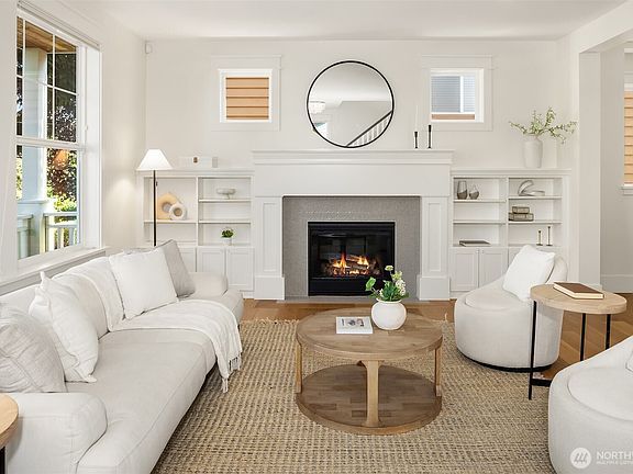 3rd image of 7051 34th Avenue NE