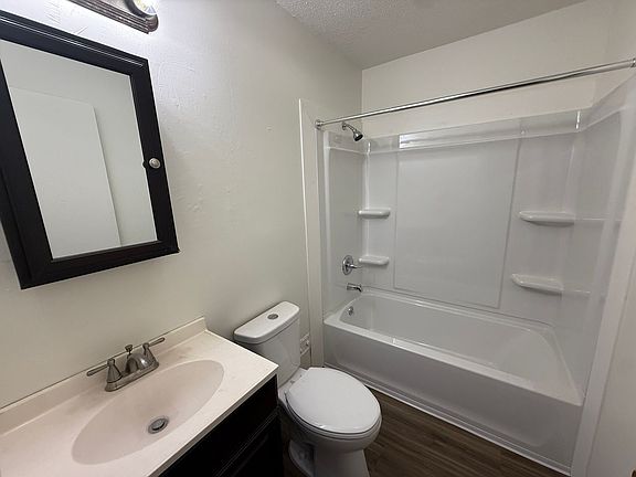 5th image of 2824 E Memorial Dr APT 7