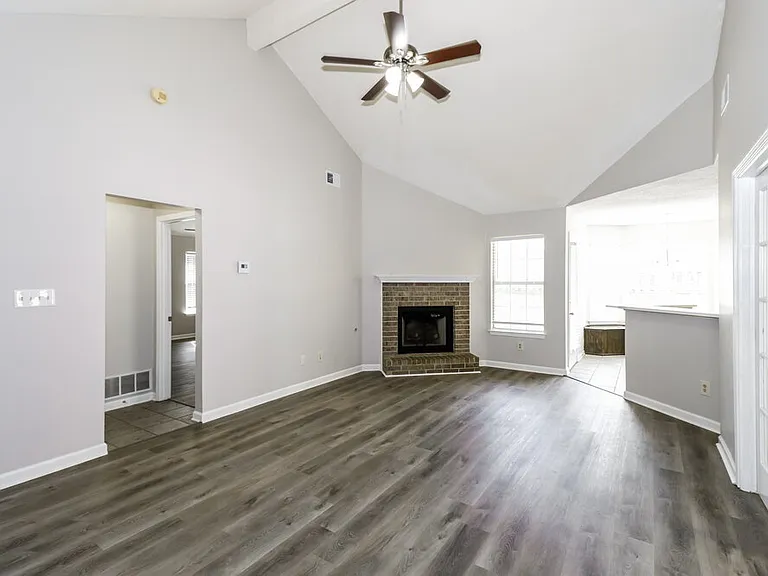 6963 Naples Dr — Photo 4