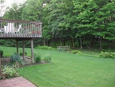 3rd image of 6520 Crabtree Ln