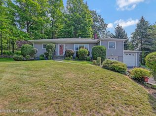 100 Buckhill Ln, Waverly, PA 18471