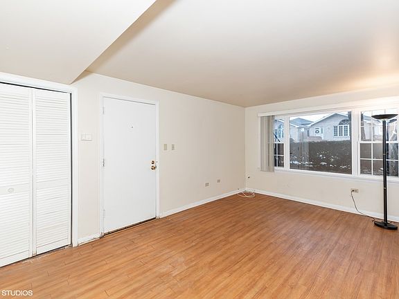 4th image of 6758 W 64th Pl #35