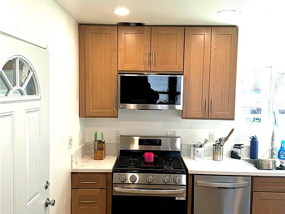 5th image of 5642 Babb Ave