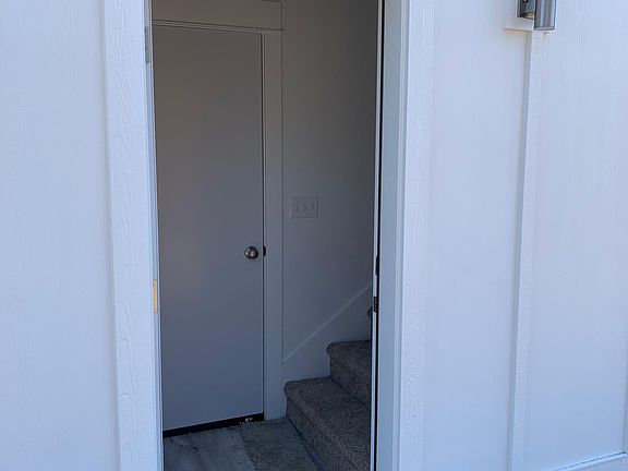 3rd image of 577 N Clifden Dr