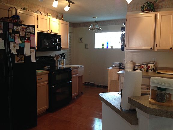 Eat in kitchen