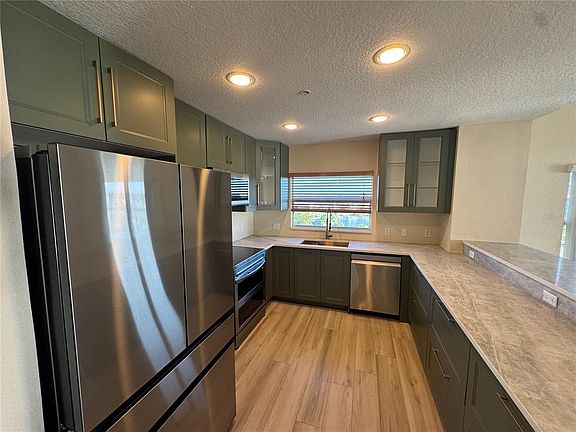 4th image of 423 150TH AVENUE #1501