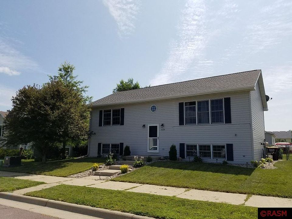 1st image of 1024 W Menk Dr