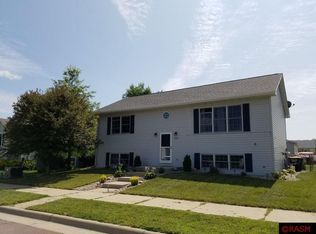 1024 W Menk Dr, Saint Peter, MN 56082