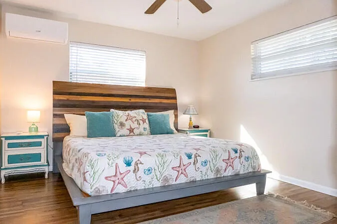 2 bed, 1.0 bath, 1240 sqft, $2,500 — Photo 2