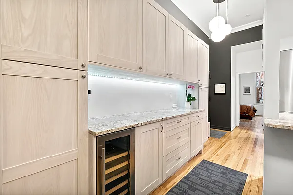 Sold by Compass | media 9