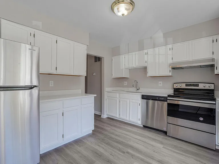 7314 Eggar Woods Ln — Photo 19