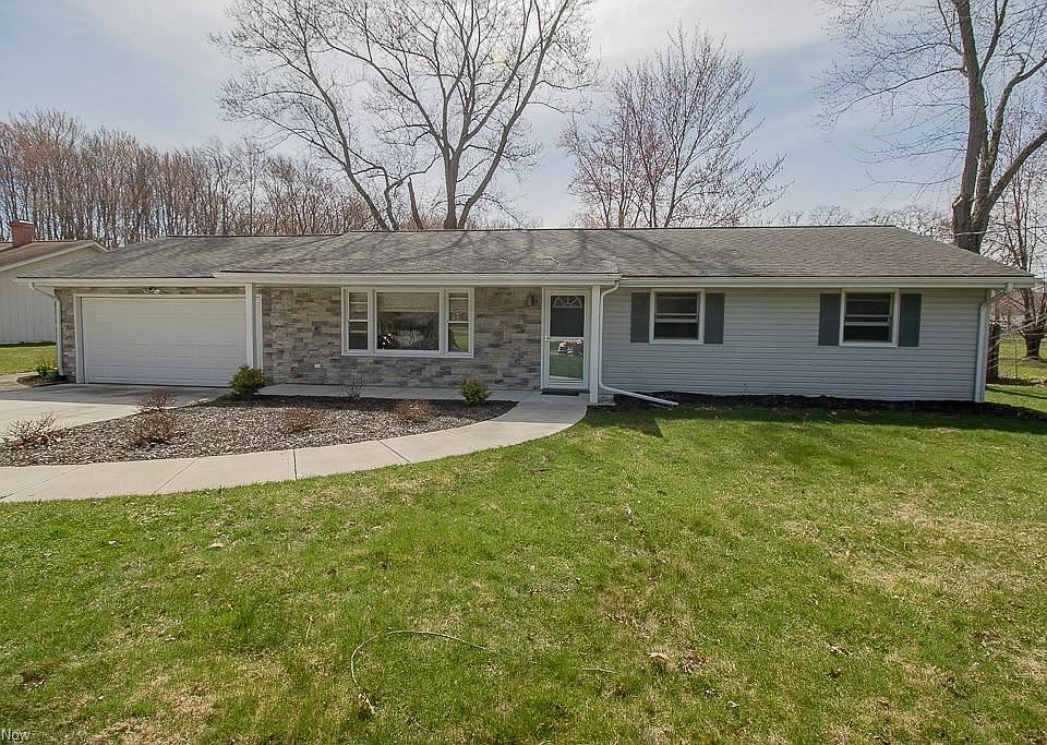 1st image of 2060 Garden Ln