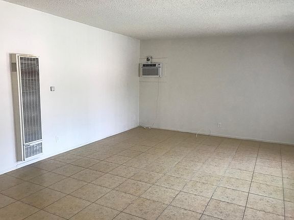 3rd image of 1728 N Fairfax Dr APT C