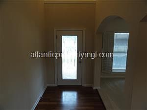 3rd image of 5077 Irvine Dr
