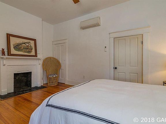 2nd image of 305 NE 6th St APT A