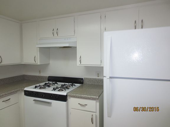 2nd image of 1833 N Kingsley Dr #5