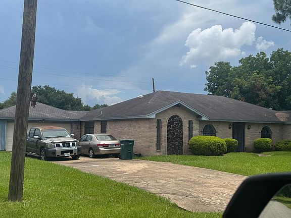3rd image of 2230 W Highland Dr