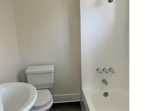 3rd image of 611 W 62nd St