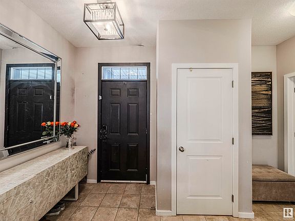 5th image of 232 Secord Dr NW