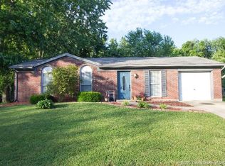 310 Hawthorne Dr, Jeffersonville, IN 47130