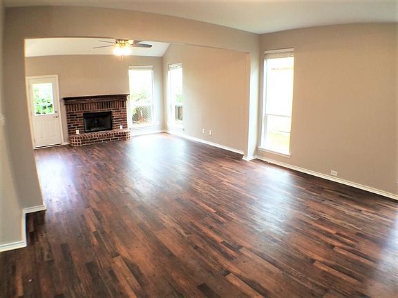 4th image of 950 Golden Grove Dr