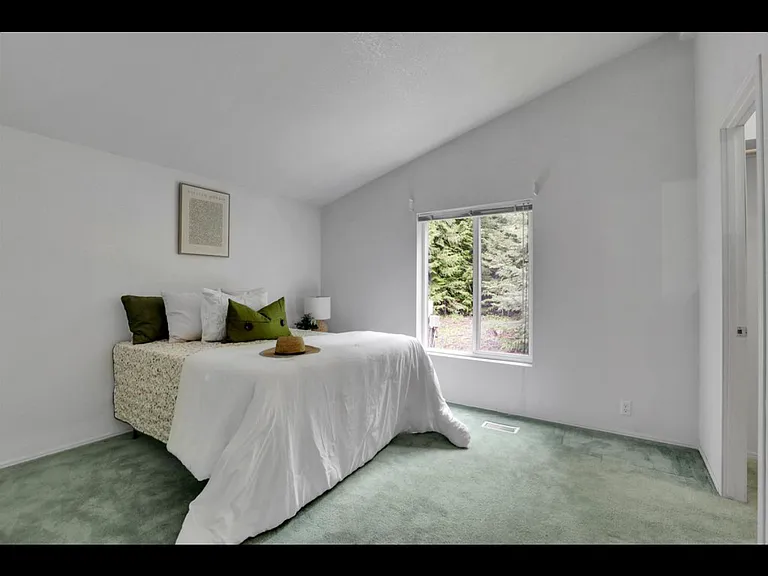 221 Harworth Rd — Photo 4
