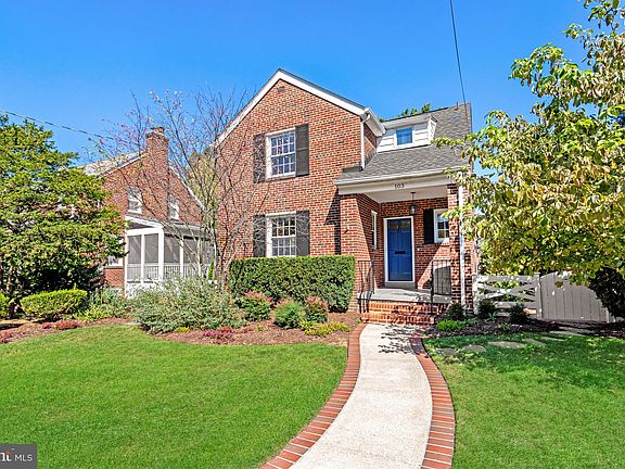 2nd image of 103 W Alexandria Ave