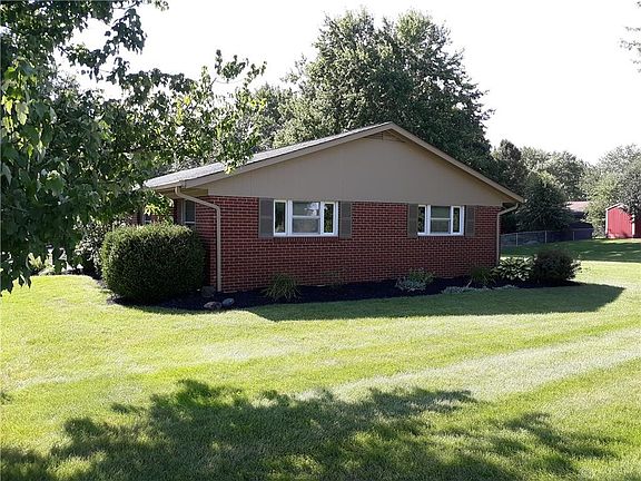 3rd image of 432 Montreal Pl