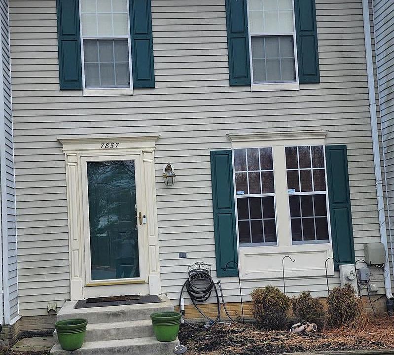 1st image of 7857 Paddock Way