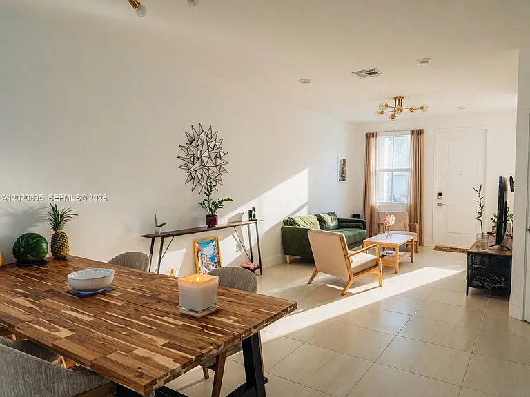 217 SW 170th Ave — Photo 3