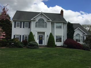 10 Adams Hill Ln, Newtown, CT 06470
