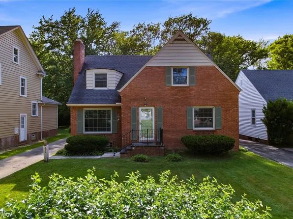 2558 Canterbury Rd, Cleveland Heights, OH 44118