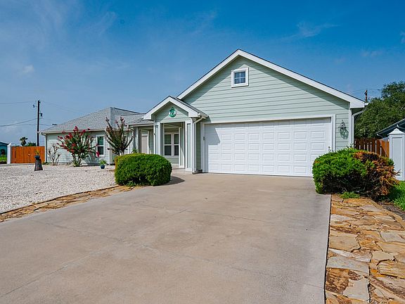 3rd image of 2713 Lakeview Dr