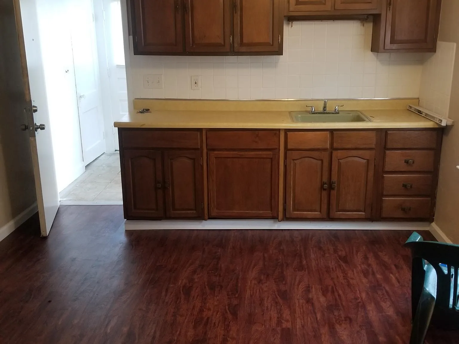 833 Wayside Rd — Photo 3