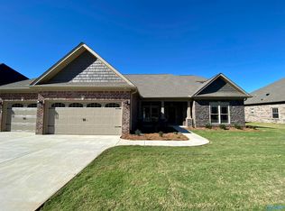 7531 Flint Crossing Cir, Owens Cross Roads, AL 35763