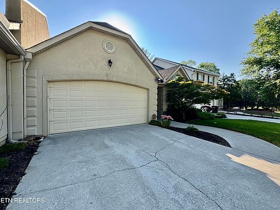 3rd image of 622 Chapel Point Ln