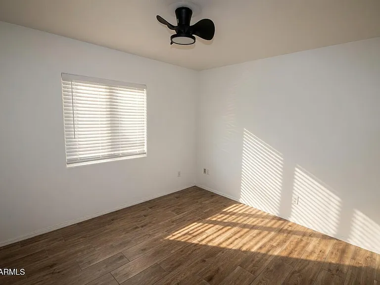 8457 W Rue De Lamour — Photo 11