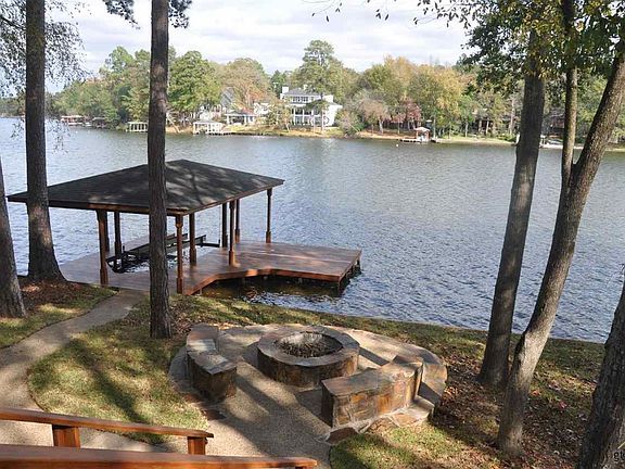 3rd image of 1547 Tanglewood Dr E