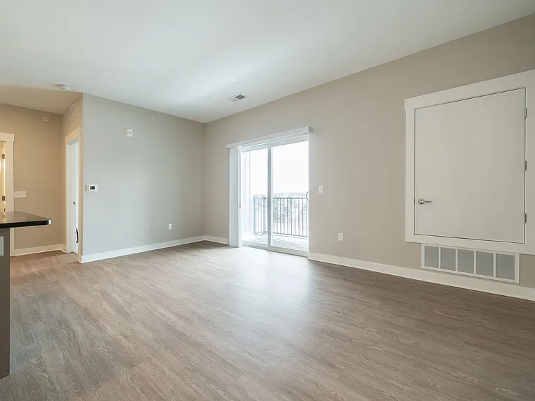 7-web-or-mls-2111-heyboer-dr_12102024