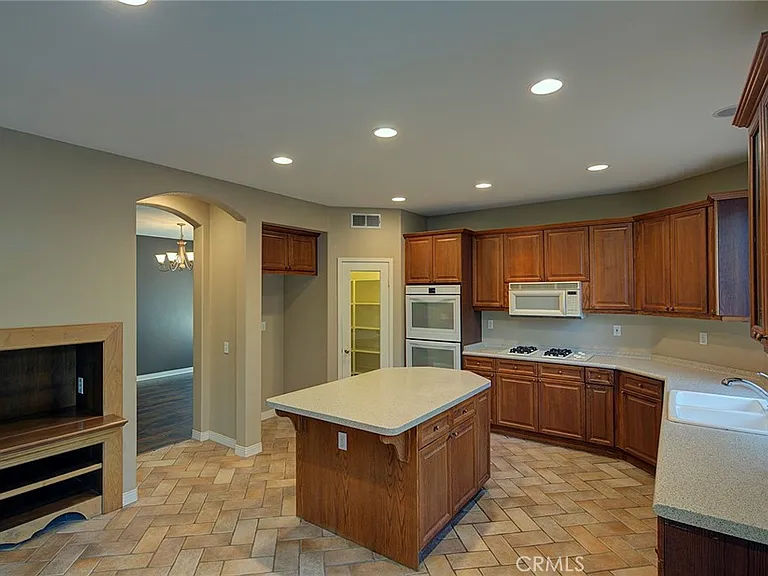 4520 Garden City Ln — Photo 11
